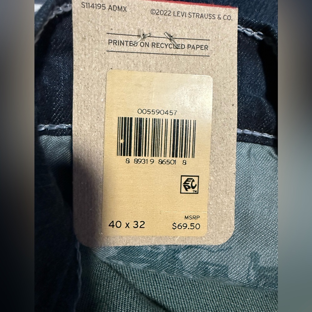 2 Pairs of Levi’s 559 Jeans - Picture 12 of 12